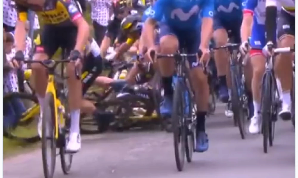Tour de France: Ψάχνουν τη γυναίκα που προκάλεσε την καραμπόλα